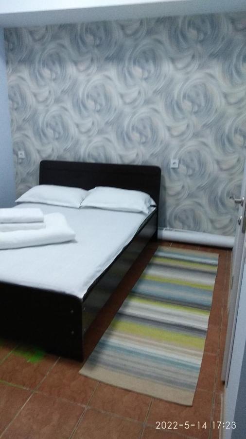 Хостел 689Capsulehotel&Coffee Алма Ата Екстериор снимка